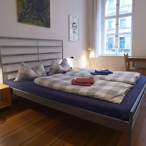 Mädchenkammer Gasthof Berlin
